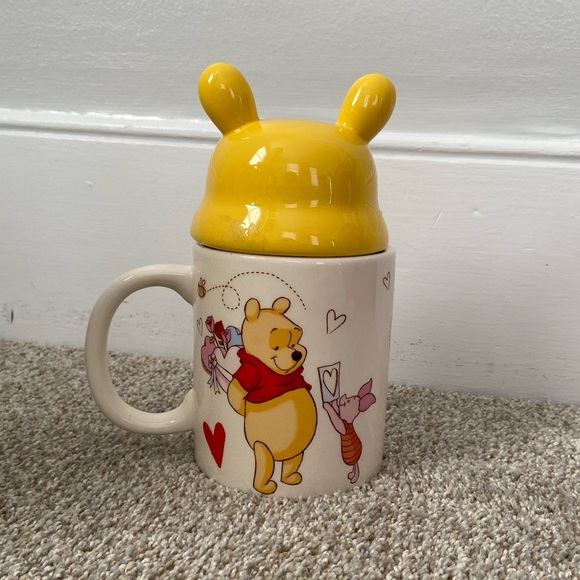 Winnie the Pooh Valentines Day Mug with Topper - Picture 4 of 7